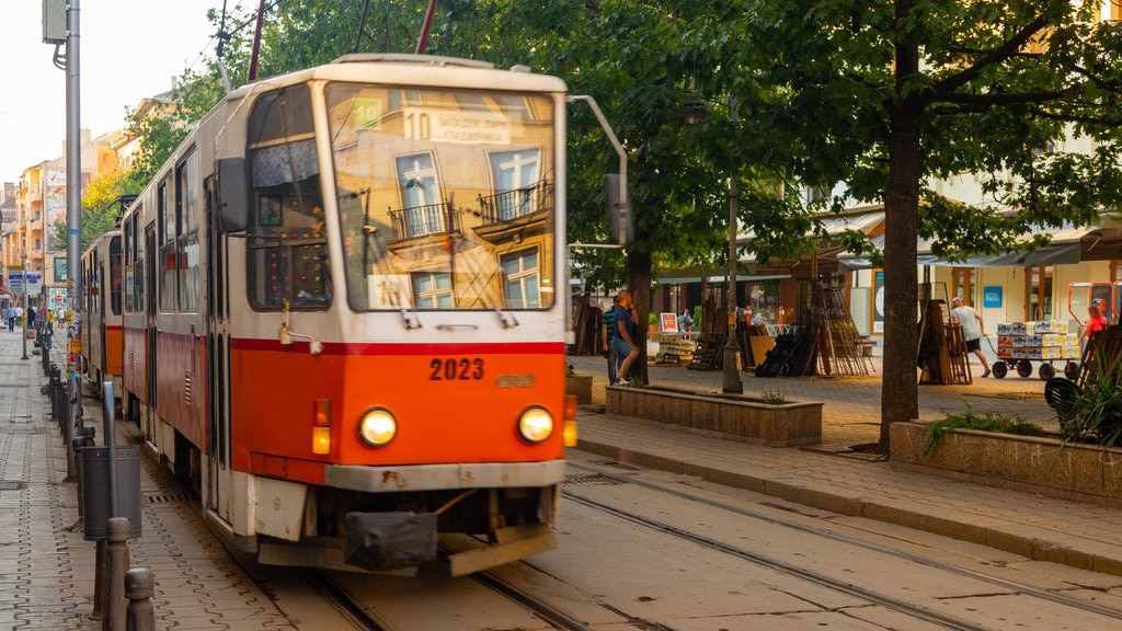 Slaveykov Square yang mencakup berkaitan dengan rel kereta