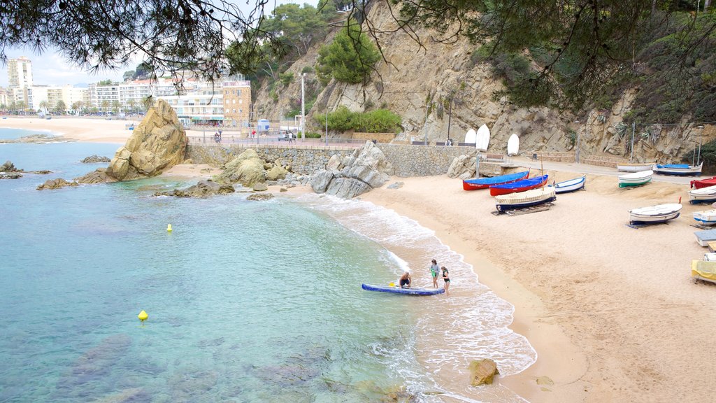 Lloret de Mar Beach showing a sandy beach