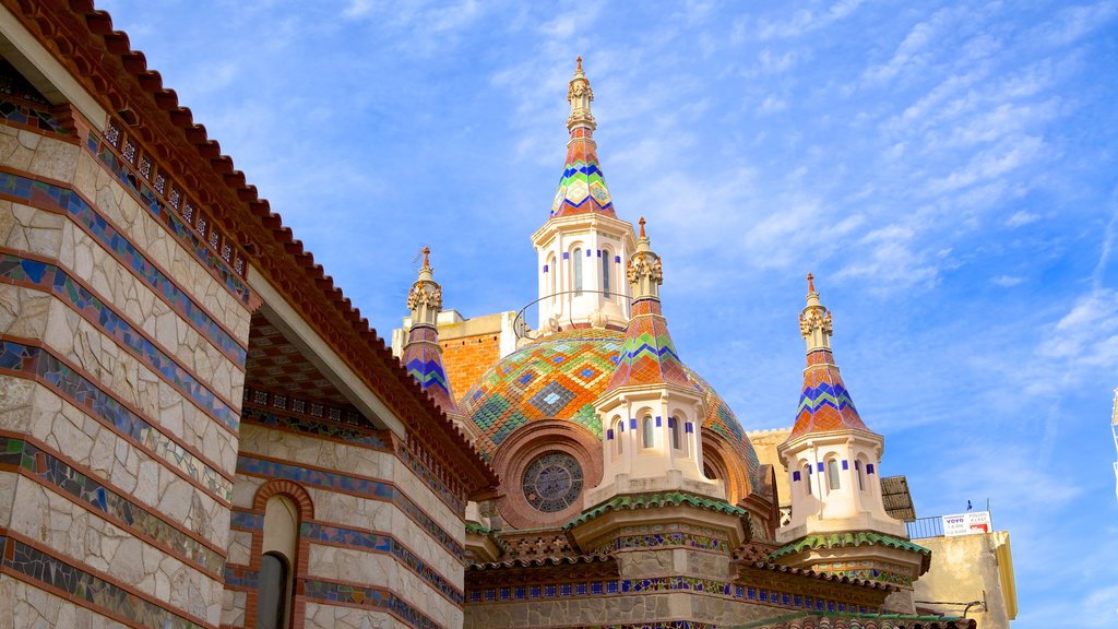 Sant Roma sognekirke fasiliteter samt historisk arkitektur