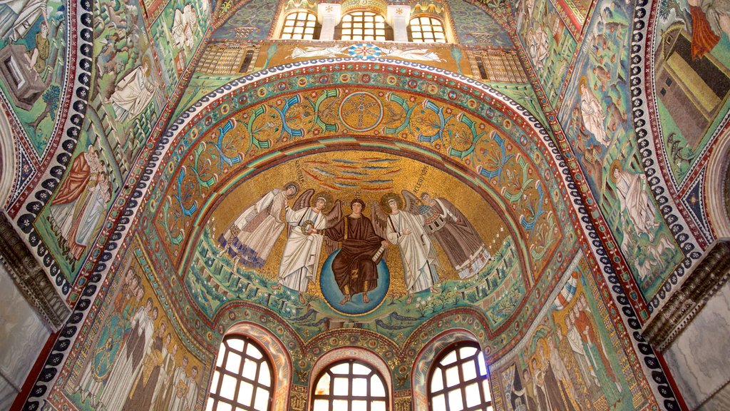 Basílica de San Vitale mostrando una iglesia o catedral, aspectos religiosos y vistas interiores