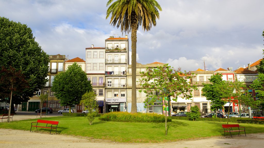 Praca da Republica showing a house, a small town or village and a square or plaza