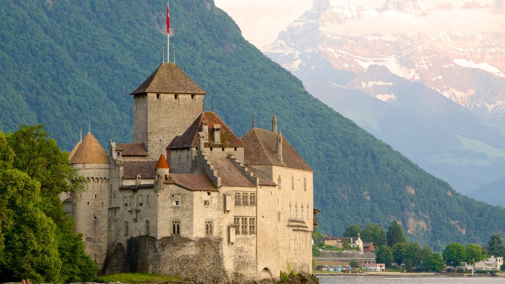 Chateau de Chillon which includes heritage architecture and a castle