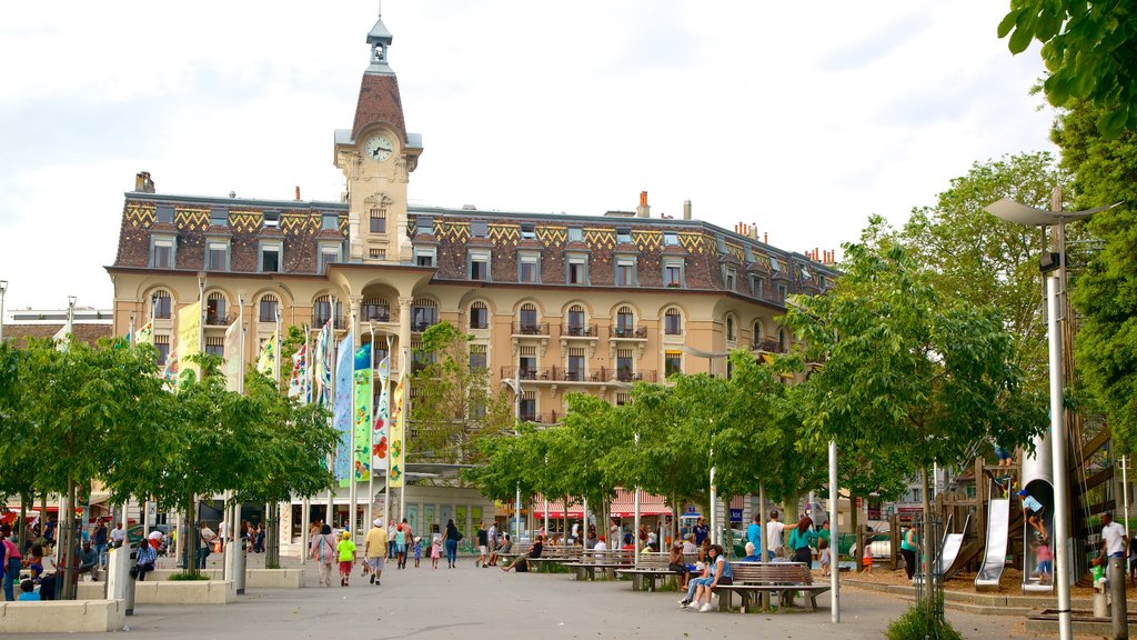 Lausanne featuring street scenes