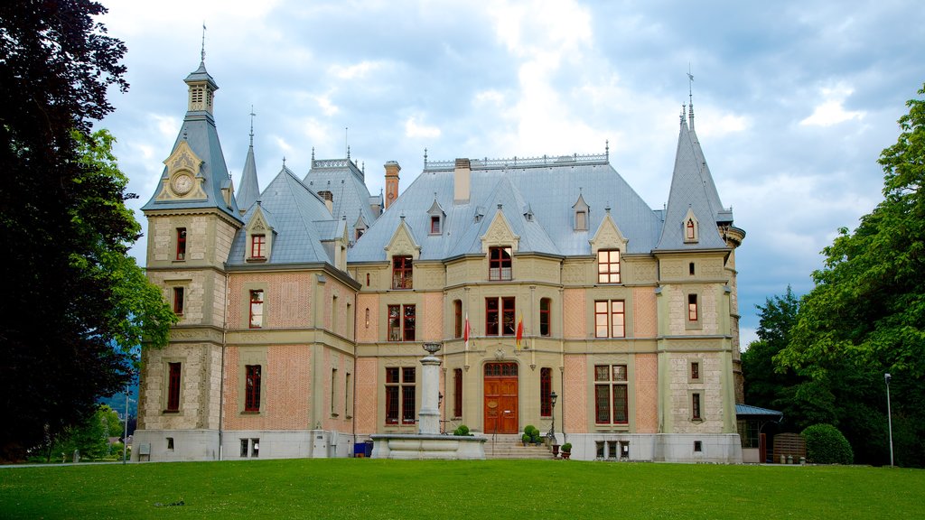 Schadaupark que incluye castillo o palacio y arquitectura patrimonial