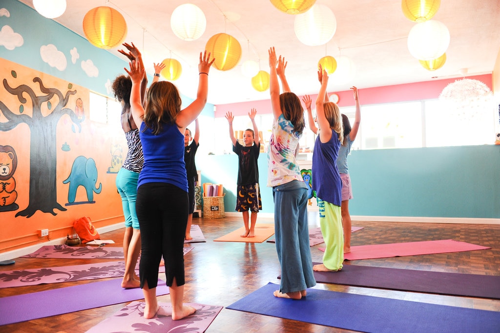 Bambini fanno yoga (© Zooga Yoga)