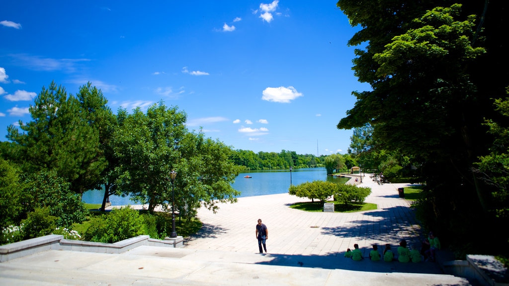 Delaware Park which includes a park