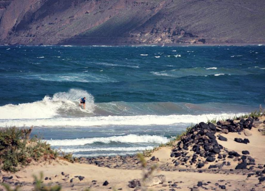 Lanzarote | Elena a Playa de Famara © Alessandro Dini