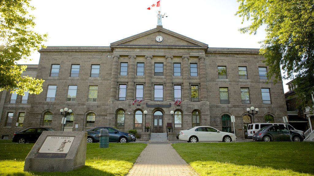 Brockville showing heritage architecture