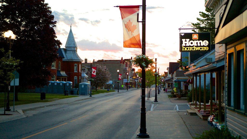 Kemptville showing street scenes, a small town or village and a sunset