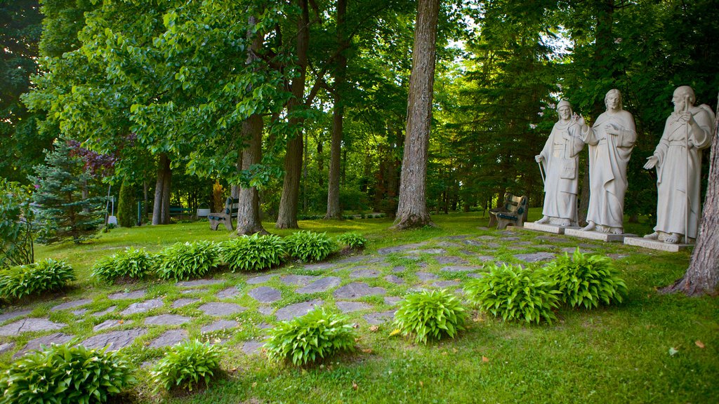 Sherbrooke showing a park and a statue or sculpture