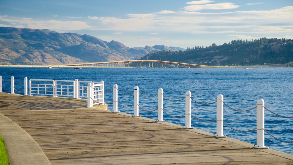 Waterfront Park showing views and a lake or waterhole