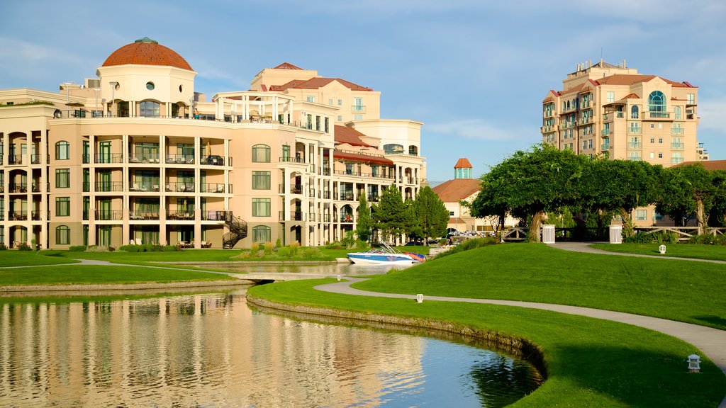 Waterfront Park showing a luxury hotel or resort and a lake or waterhole