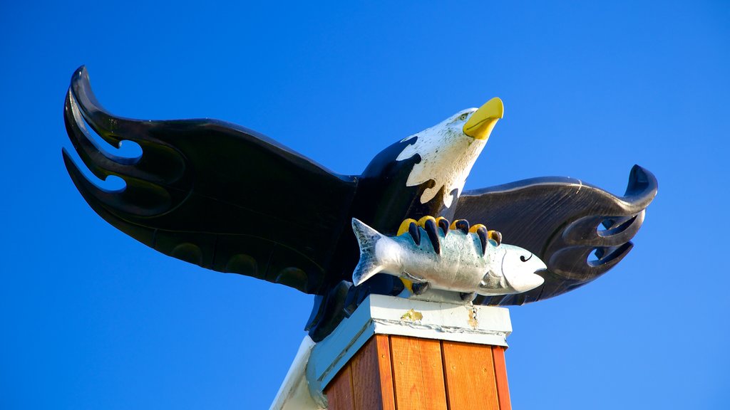 Port Alberni featuring a statue or sculpture, outdoor art and bird life