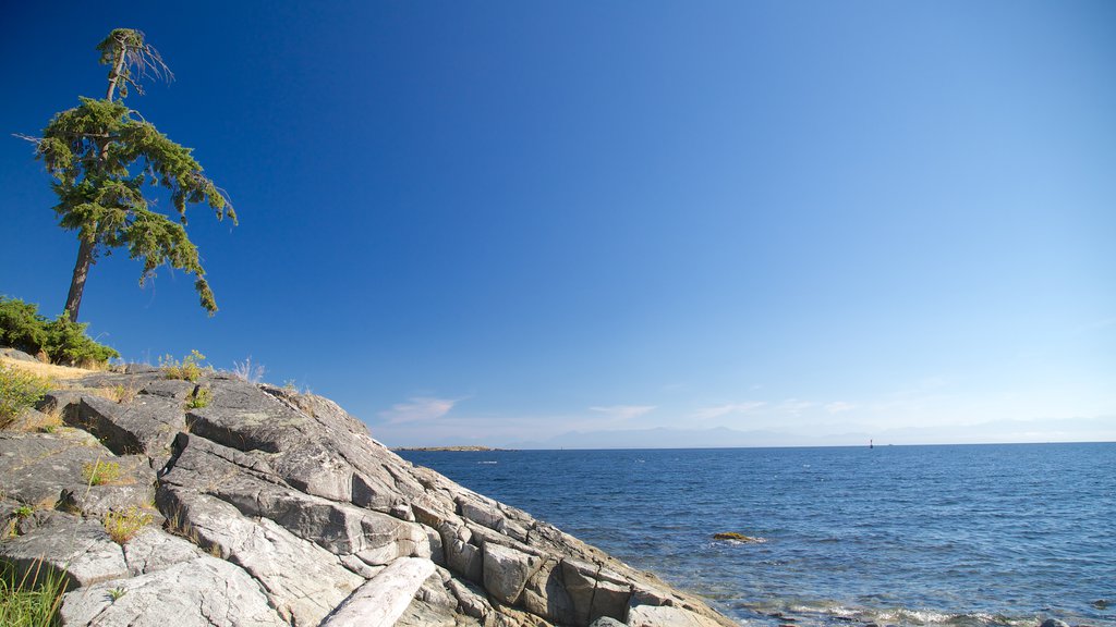 Nanoose Bay showing rocky coastline