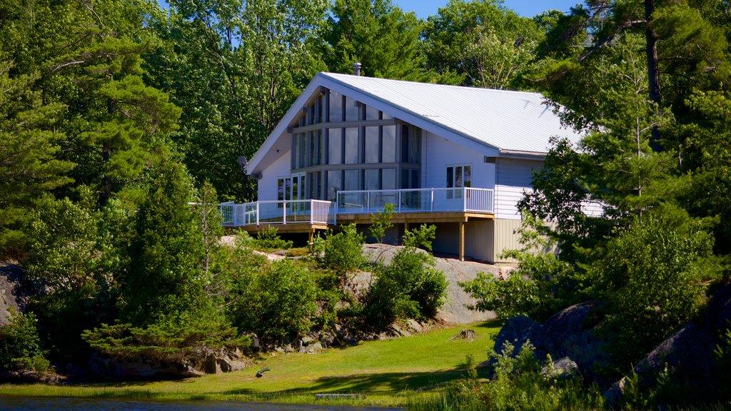 Honey Harbour featuring modern architecture and a house