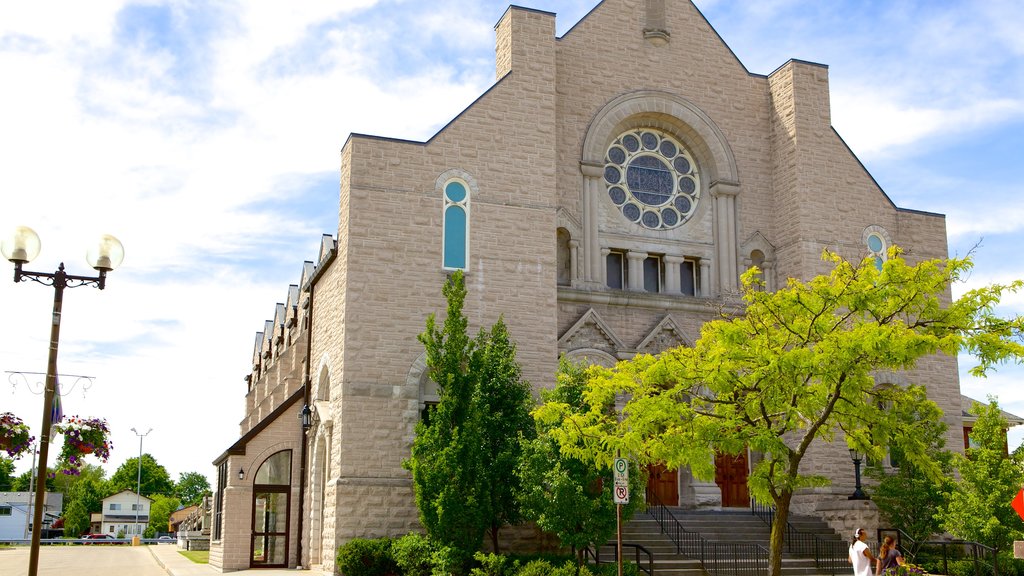 St. Thomas showing a church or cathedral, heritage architecture and religious elements