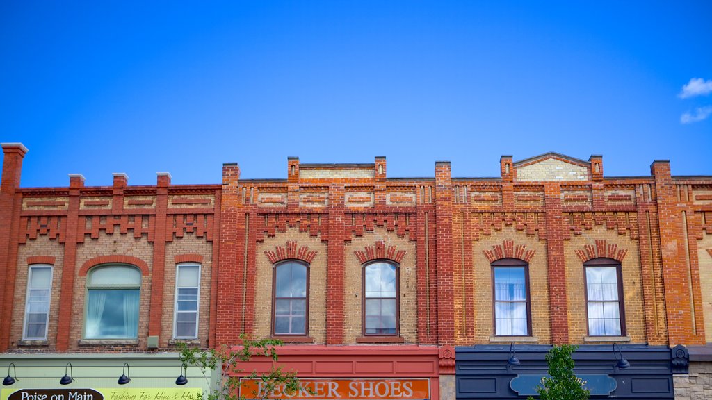 Collingwood toont historische architectuur en een klein stadje of dorpje