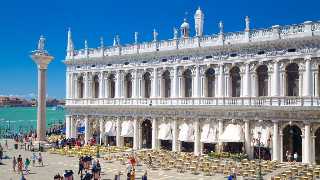 Doge\'s Palace which includes a castle, general coastal views and heritage architecture