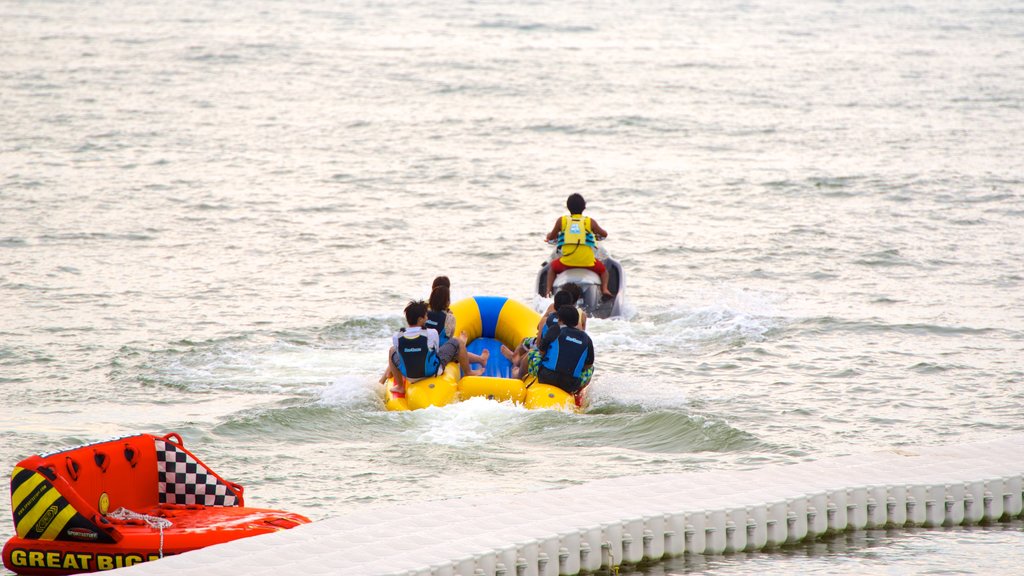 Okinawa featuring jet skiing