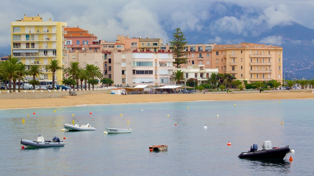 Playa de Trottel ofreciendo una playa de arena y una ciudad costera