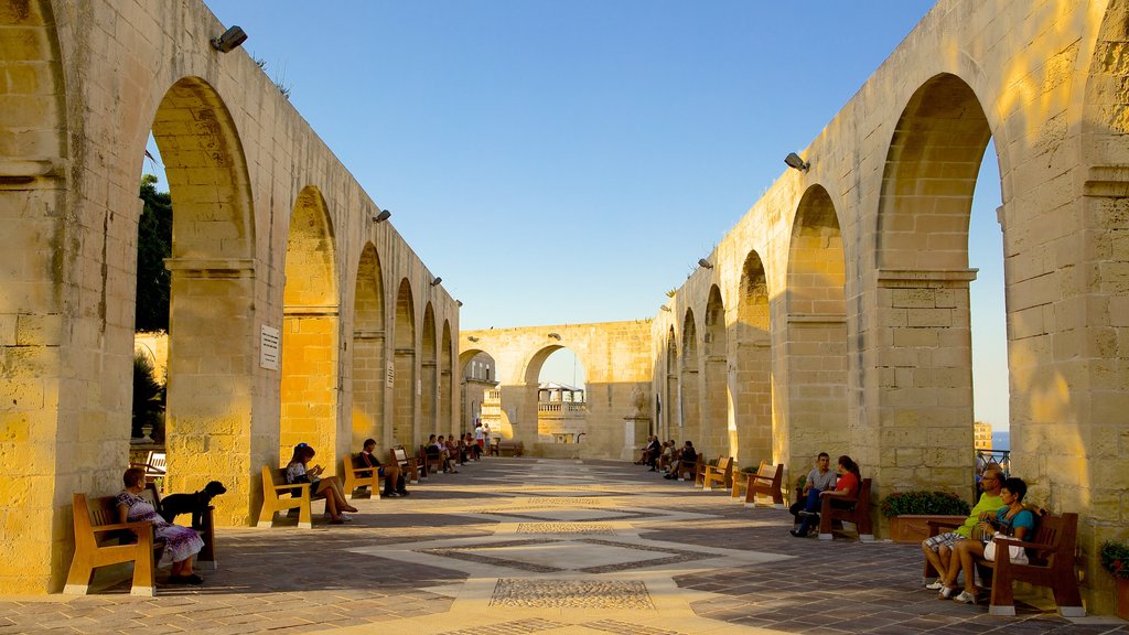 Upper Barrakka Gardens showing heritage architecture