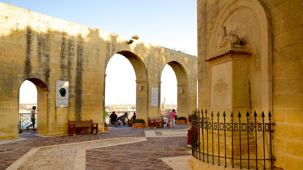 Upper Barrakka Gardens showing heritage architecture