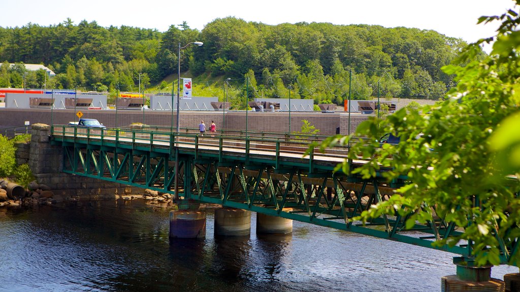 Bridgewater mostrando un puente y un río o arroyo