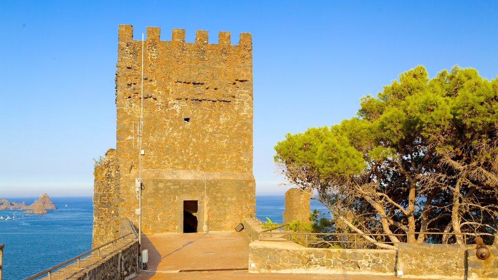 Aci Castello mostrando castillo o palacio y patrimonio de arquitectura