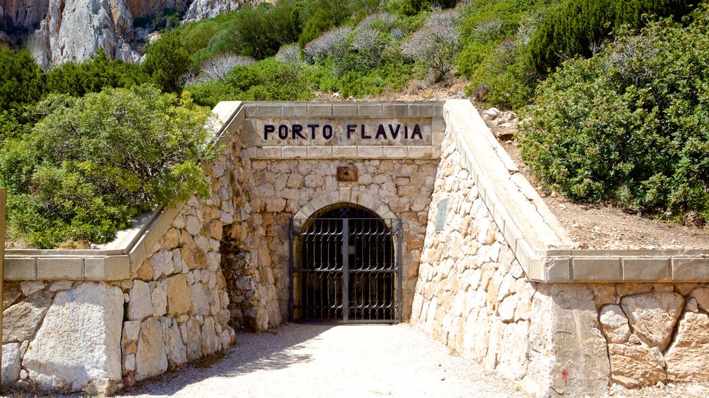 Porto Flavia which includes heritage architecture