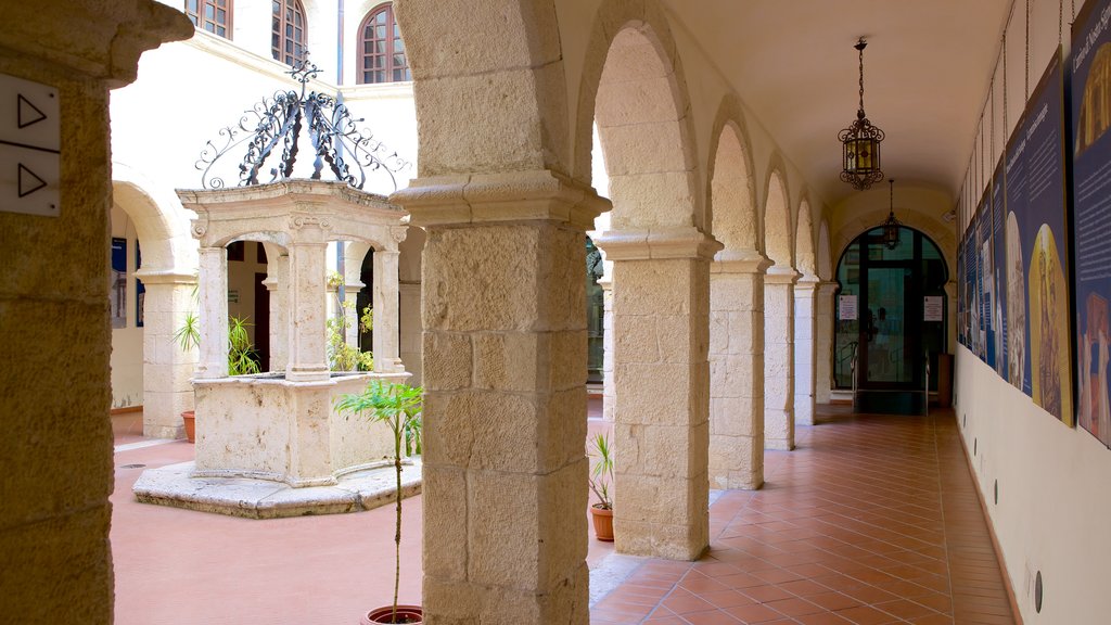 Santuario de Nuestra Señora de Bonaria que incluye patrimonio de arquitectura