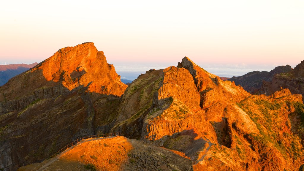 Pico do Ariero featuring a sunset and mountains