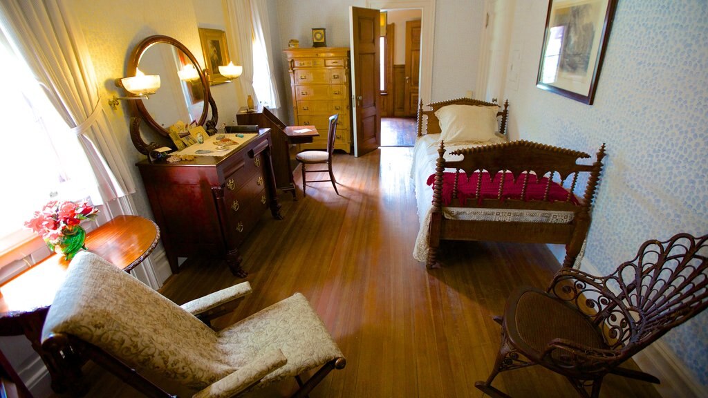 Mark Twain House featuring a house and interior views