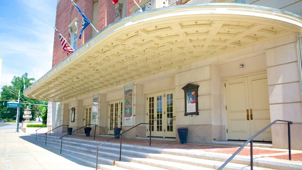 Bushnell Center for the Performing Arts featuring street scenes and theater scenes