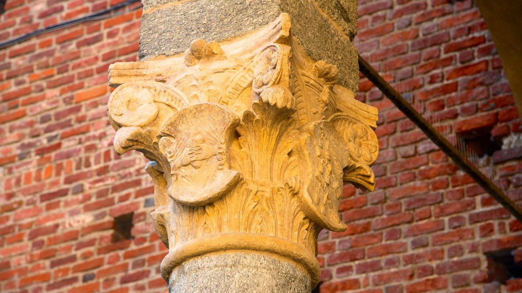 Castello Sforzesco showing heritage architecture and heritage elements