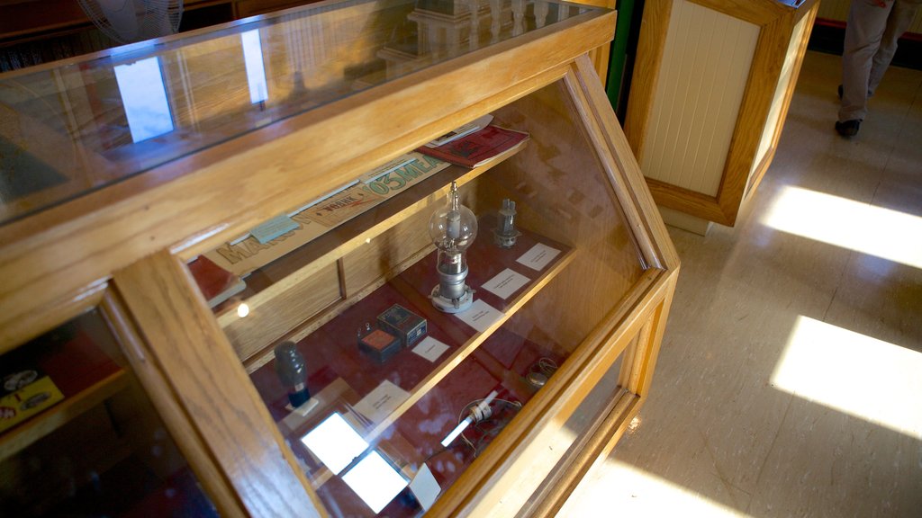 Cabot Tower showing interior views