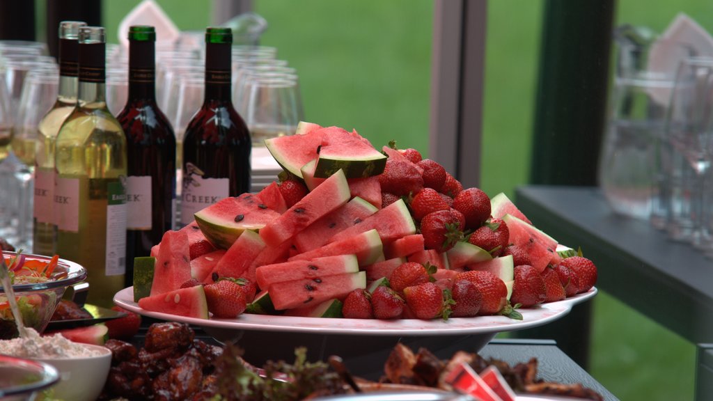 Tour de télévision de Tallinn qui includes nourriture et dîner en ville