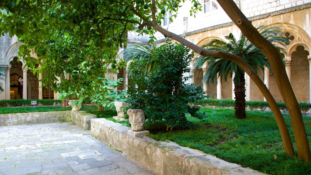 Monasterio Dominicano, Dubrovnik, Croacia que incluye jardín