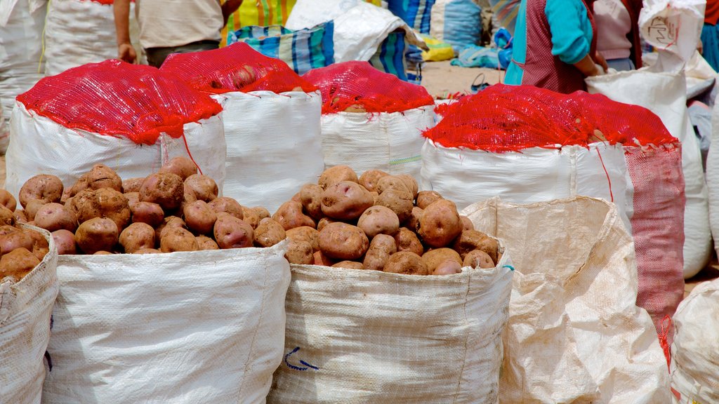 Urubamba bevat eten en markten