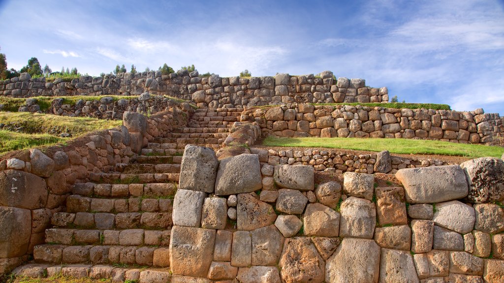 Chincheros que incluye elementos del patrimonio