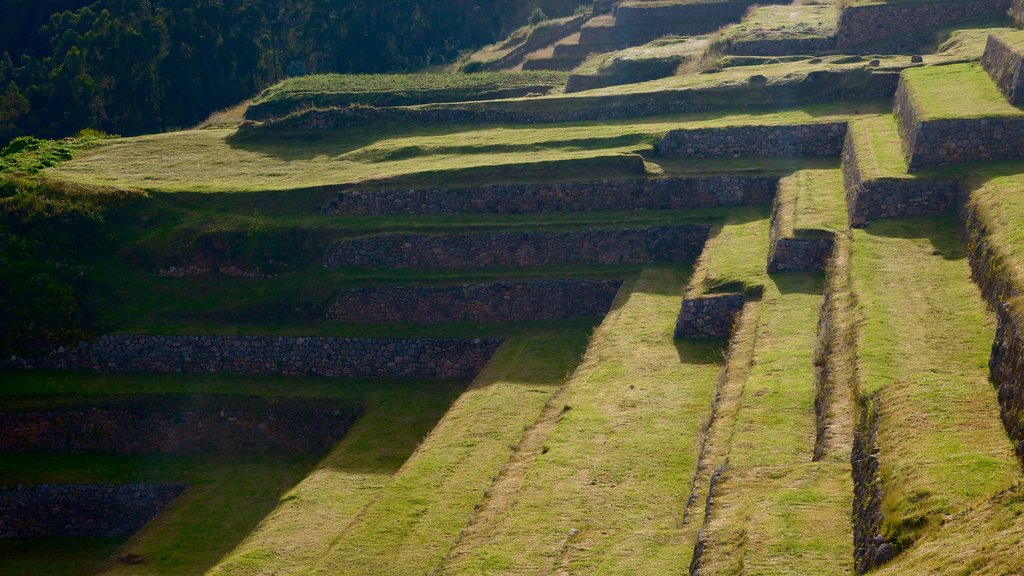 Chincheros showing heritage elements