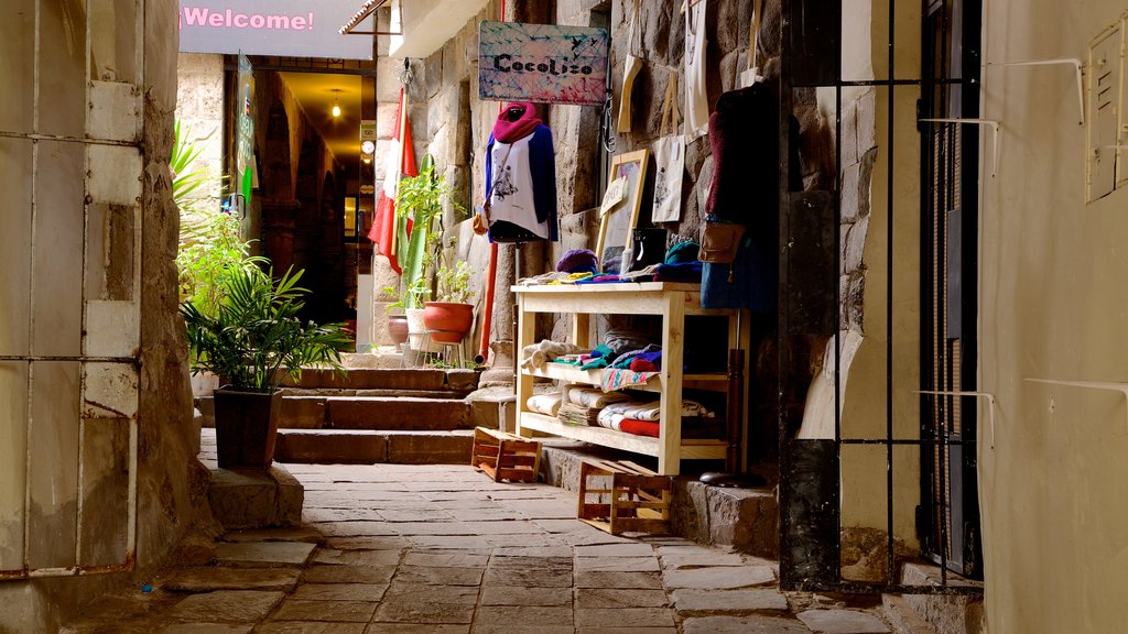 Cusco showing markets