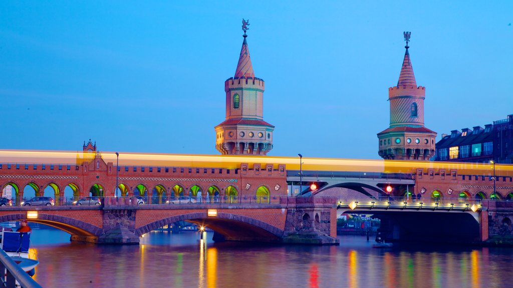 Oberbaum Bridge which includes a bridge and a river or creek