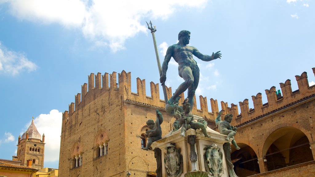 Fonte de Netuno que inclui uma fonte e uma estátua ou escultura