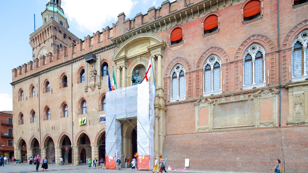 Palazzo Comunale que incluye un edificio administrativo y patrimonio de arquitectura