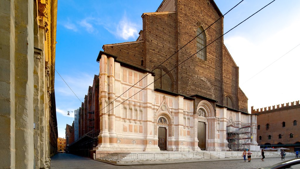 Basilica of San Petronio showing a church or cathedral, heritage elements and religious aspects