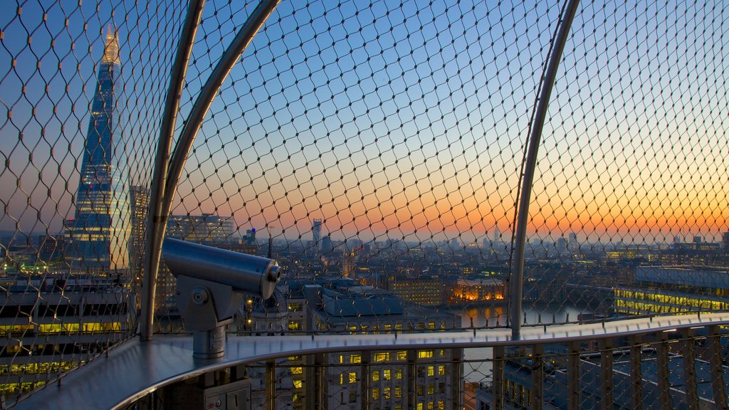 The Monument which includes views and a sunset