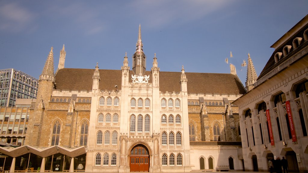 London Guildhall showing heritage architecture, heritage elements and a square or plaza