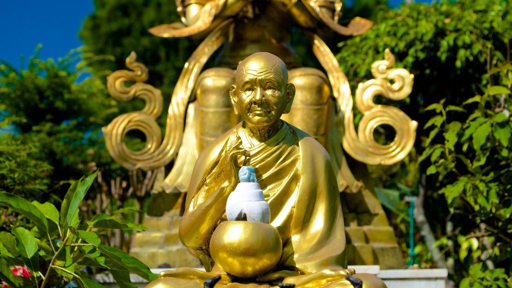 Kopan Monastery showing religious aspects and a statue or sculpture