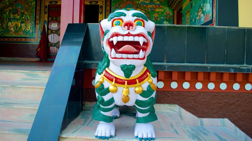 Kopan Monastery showing a statue or sculpture, religious elements and a temple or place of worship