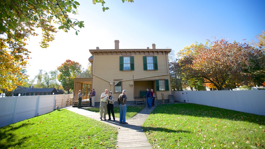 Springfield showing a house and heritage elements